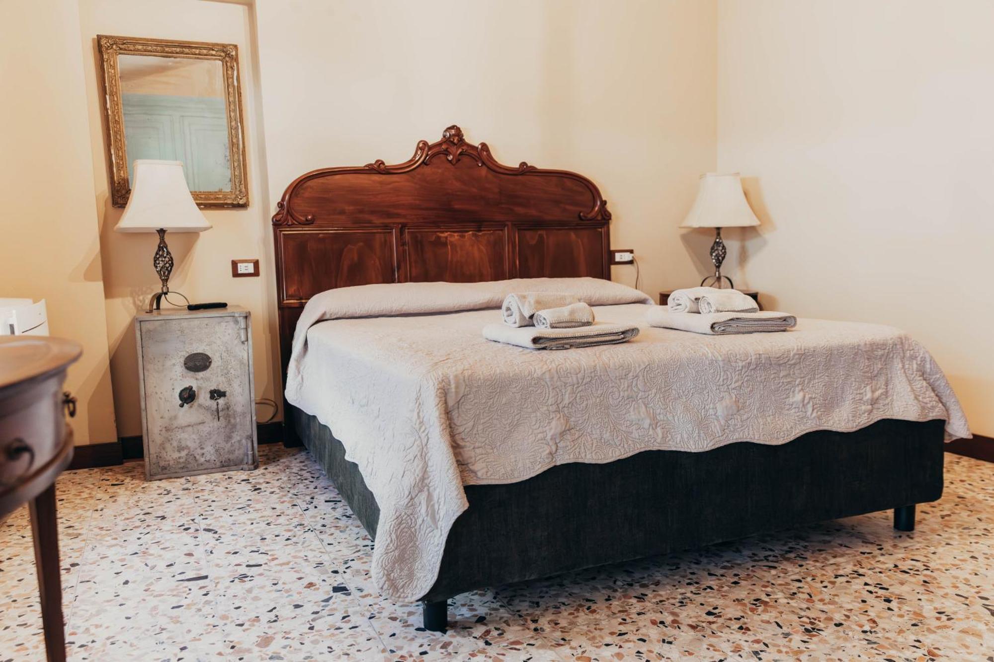 B&B Formigola Corticelle Pieve Екстериор снимка