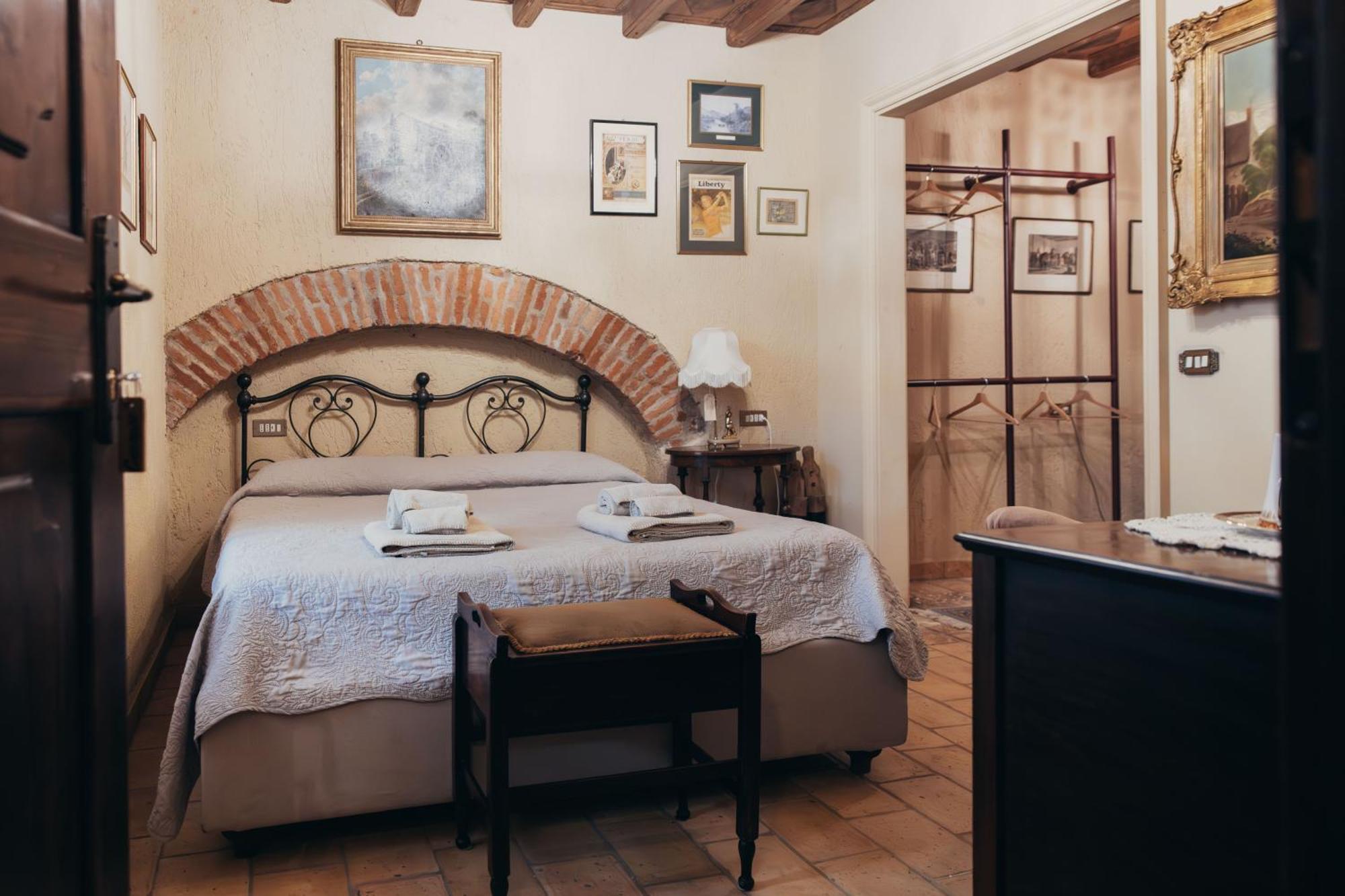B&B Formigola Corticelle Pieve Екстериор снимка